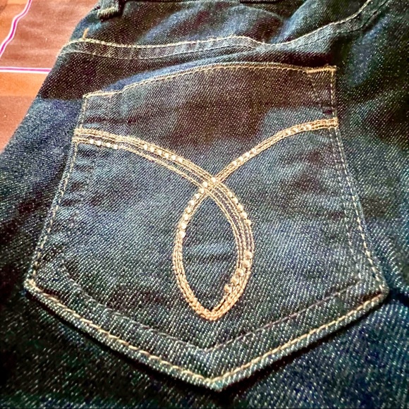 Summer Special Calvin Klein Straight Leg Slimming Denim Jeans in Size 28 - Picture 13 of 16